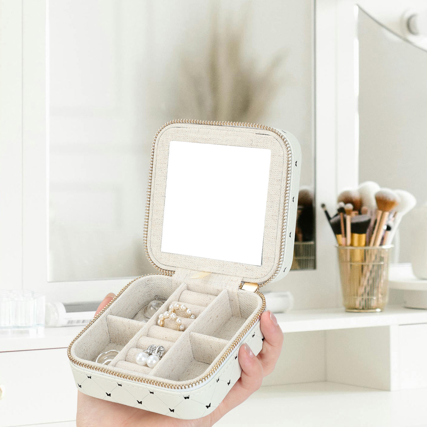 Girl's Travel Jewelry Case with Mirror