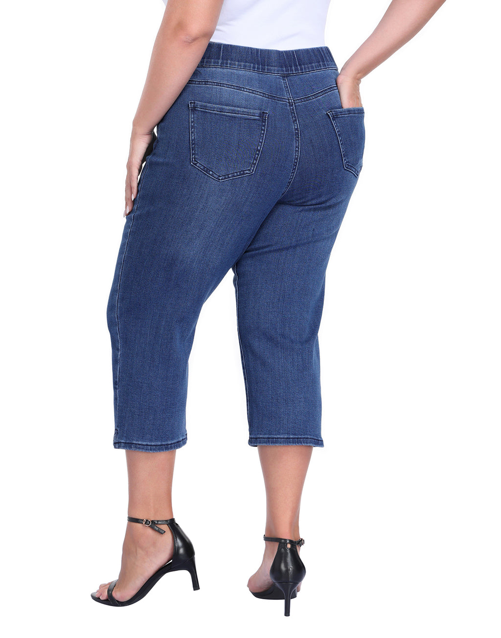 Plus Size Pull On Capri Jeans 21" Inseam Slim Fit Cropped Stretch Denim Capris with Pockets