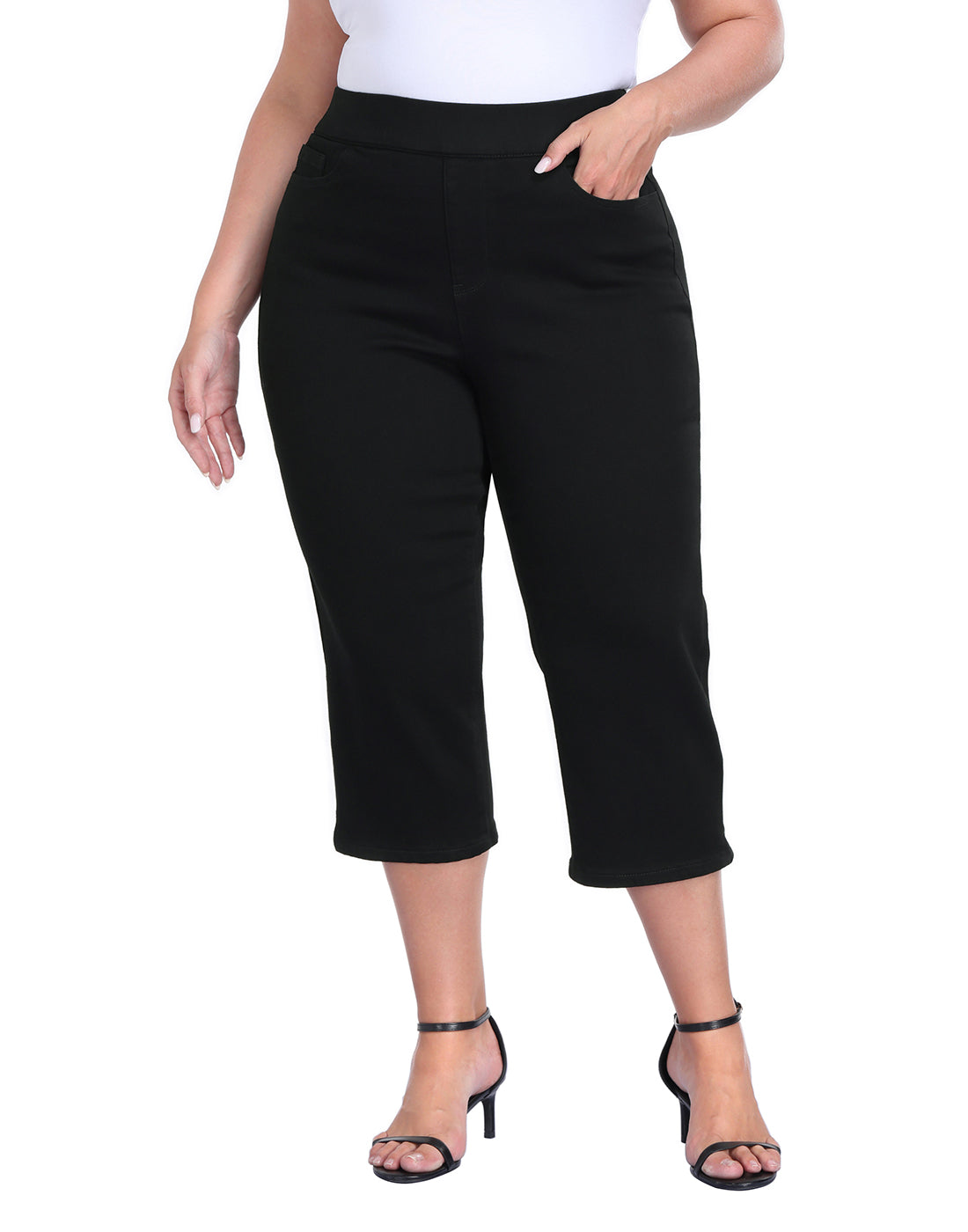 Plus Size Pull On Capri Jeans 21" Inseam Slim Fit Cropped Stretch Denim Capris with Pockets
