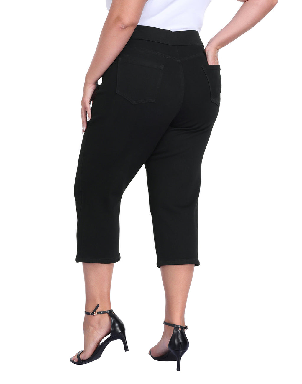 Plus Size Pull On Capri Jeans 21" Inseam Slim Fit Cropped Stretch Denim Capris with Pockets