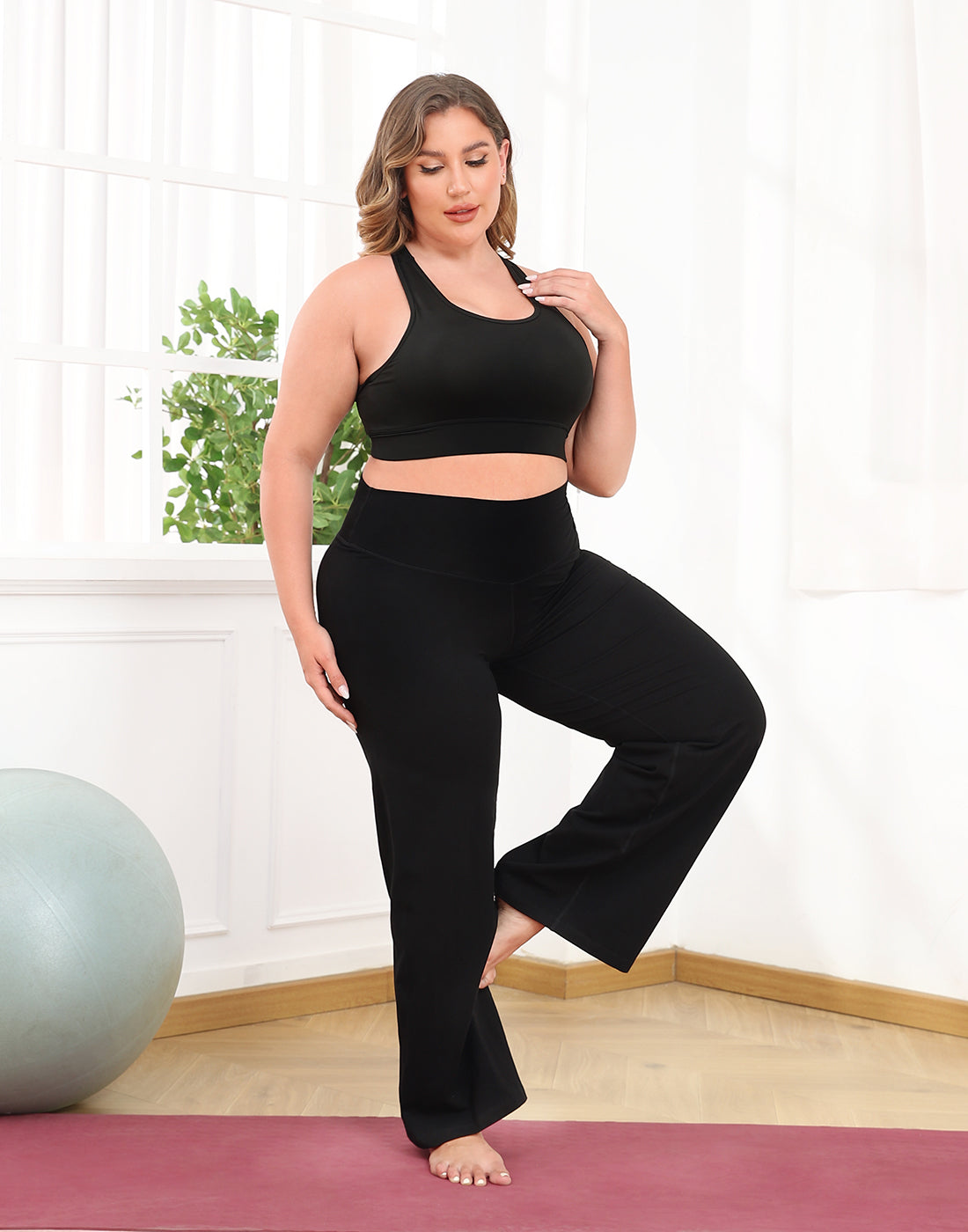 Plus Size High Waisted Yoga Pants Secondary image